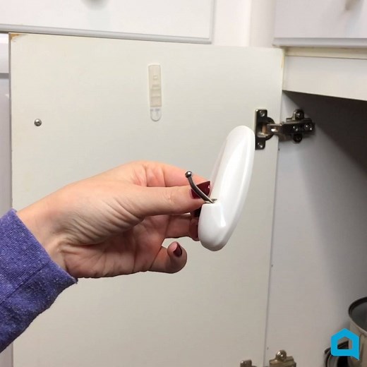 2.5M views · 5.5K reactions | 9 command hook hacks that will save you much needed kitchen space! | Hometalk | Facebook