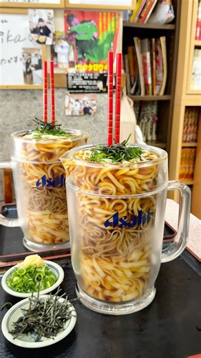 うどん、蕎麦、きしめんが1度に食べれる夏に食べたいデカ盛り1kgピッチャーコロ🍜【愛知 吉野屋】