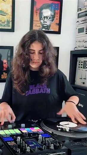 SCRATCHING ON ‪@AlgoriddimOfficial‬ 🎚️🔥 #djay #scratch #scratching #dj #djmichelle