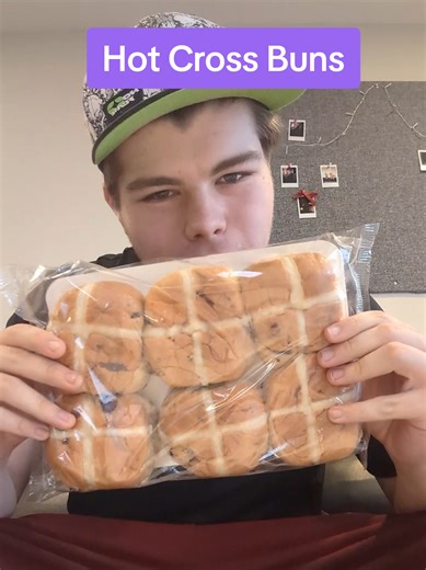 Hot Cross Buns from Sainsbury's #hot #cross #buns #sainsburys #foodtok @sainsburys