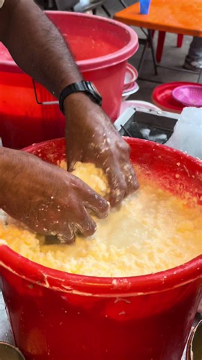Makhan Pera at Madani Lassi Makhan, Delhi Gate Lahore 📍