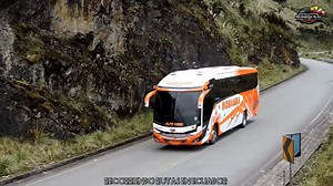 Mágicos lugares del Ecuador Transportes Riobamba cruzando entre montañas y lagunas rumbo al oriente ecuatoriano Macas | Recorriendo Rutas en Ecuador
