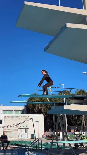 The hardest part of diving😅 Perfecting a hurdle can make or break a springboard divers career. Having a good, stable and strong hurdle can let you do harder and better dives but if it goes badly it can ruin a competition.🫣 Competing these are SOOO stressful because there’s so many variables, so many things that can go wrong. That’s why I’ve worked so hard on making mine as consistent and stable as possible in the last few years so I can go into competitions with even more confidence🙌🏻 What d