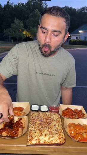 If I had as many turns as him, there wouldn’t have been anything left 😂#rockpaperscissors #rockpaperfoodchallenge #couplegame #couplechallenge #husbandwife