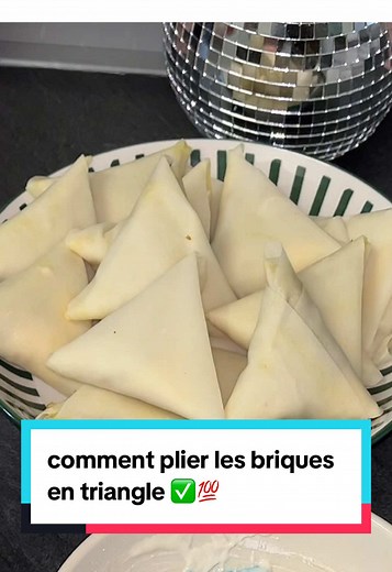 Comment plier les briques en triangle facilement