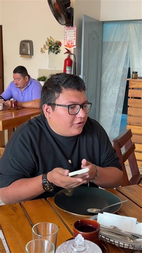 Hizo creer que invitaba mientras ganaba solo él #mexico #usa #reflexiones