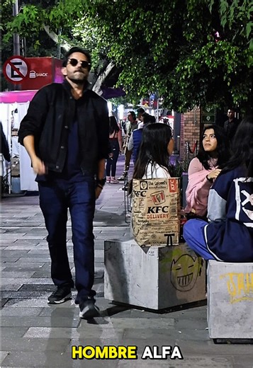 Caminando con Estilo: La Actitud del Hombre Alfa