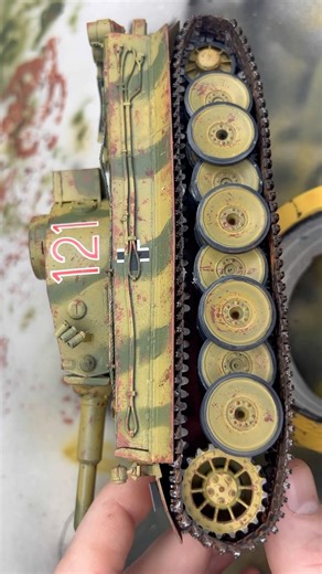 Tiger tank build #scalemodel #model #modelkit #artist #worldwar2 #acrylicpaint #weathering #diy