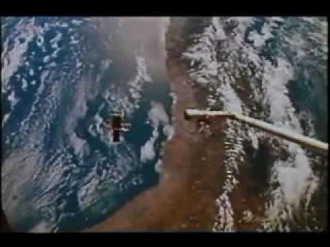 1990: STS-31 Discovery, Hubble Space Telescope (NASA)