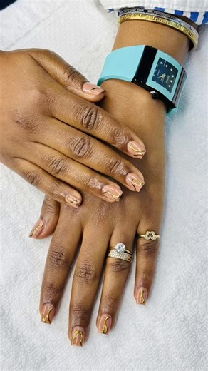 Gabi so buys 🤭🩷 @NarduMeseret #gabi #fresh #nailset