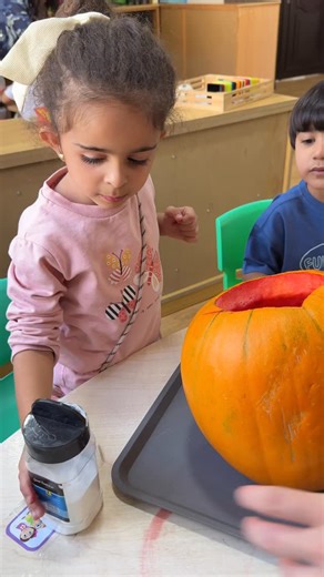 Little Einsteins Preschool | Autumn Week 🍂 Our theme this week is all about exploring the magic of fall! Hoppers 1 enjoyed a fun Dexter Experiment where we turned a... | Instagram