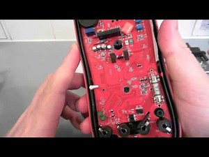 UNI-T UT61E Multimeter: Basic overview and internal examination