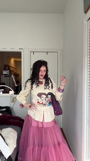Spring OOTD: Cute Petticoat Skirt Oversized Tee Outfit