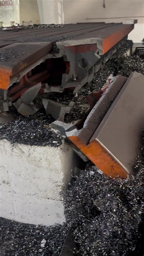 Machine shop disaster zone: CNC & lathe cleanup tips