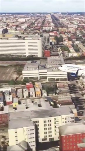 Real pilot reacts to this Newark approach #flightsimulator #aeromexico