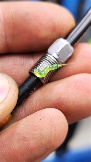 Assembling a bicycle hydraulic brake Here’s how to assemble a bicycle hydraulic brake system with proper alignment and secure connections. Follow these steps to ensure strong braking performance and long-term reliability. #hydraulicbrake #bikebrakes #bicyclerepair | Good Bicycle