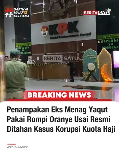 Komisi Pemberantasan Korupsi (KPK) resmi menahan mantan Menteri Agama Yaqut Cholil Qoumas dalam kasus dugaan korupsi kuota haji, Kamis (12/3/2026). Yaqut terlihat mengenakan rompi oranye khas tahanan KPK saat keluar dari gedung KPK usai menjalani pemeriksaan. Penahanan dilakukan untuk kepentingan penyidikan lebih lanjut terkait dugaan penyimpangan dalam pengelolaan kuota haji. Untuk pengalaman membaca berita yang lebih nyaman lagi, instal aplikasi BeritaSatu/Investor Daily di iOS dan App Store. 