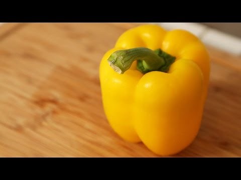 HomeHack: The BEST Way To Cut A Bell Pepper