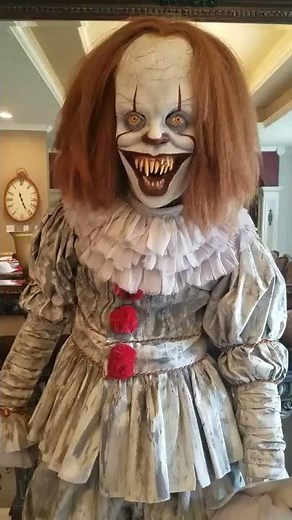 PENNYWISE COSTUME WITH GEORGIE HEAD