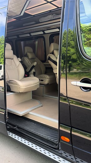 Світ Комфортних Перевезень на TikTok