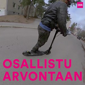 Osallistu E-Way E600 Max -sähköpotkulaudan ja siihen sopivien lisävarusteiden arvontaan (palkinnon arvo 948 €)! 💥 Tämä potkulauta on varsinainen tehopakkaus, siitä löytyy mm. erinomainen kiihtyvyys sekä 25 km/h huippunopeus, jopa 70 km kerrallaan kestävä akku ja mobiilisovellus, jolla voi säätää potkulaudan maksiminopeutta ja josta näkee kiinnostavaa livedataa (esim. akun varaus) ajelustaan. Katso videolta kuinka matkanteko potkulaudalla kulkee, tutustu siihen tarkemmin linkin takaa ja kerro ko