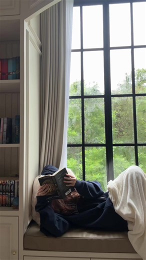 Exploring Page 100: Fantasy Reads That Captivate