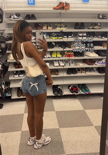 mini ootd 🤍@O QQ @Edikted #TikTokShopMemorialDay #tiktokshopcreatorpicks #TTSCreatorBash #funinthesunsale #funinthesun #dealsforyoudays #tiktokshopsummerturnup #outdoorfun #foryoupage #fyp #viraltiktok #xyzbca #blowthisup #ootd