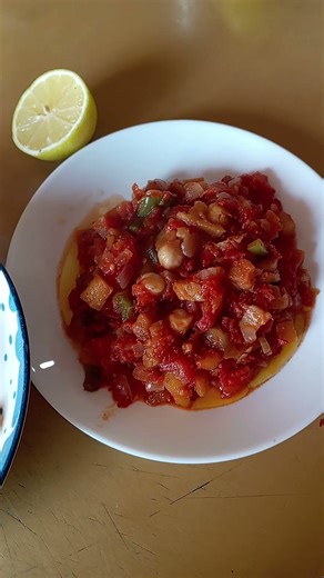 المفكرة بعد ماجهزت يعني مفركة البطاطا والصحن الثاني مفركة الباذنجان