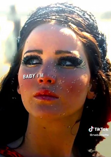 Baby I'm a Gangster Too - Hunger Games Edit