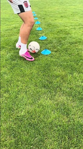 Master your ball control with this simple cone dribbling drill ⚽🔥