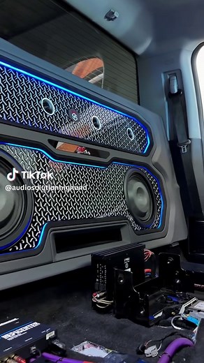 Ford F150 Custom Build: Unleash Audio Power