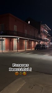 One of my favorite French Quarter views. Looking down Chartres & seeing the St.Louis Cathedral peeking out in the distance ❤️😍⚜️ #neworleans #nola #visitneworleans #frenchquarter #neworleansarchitecture #stlouiscathedral #neworleansculture #neworleanslife #myneworleans #alwaysneworleans #onetimeinnola #neworleanshomes #followyournola #showmeyournola #vieuxcarre | Heather Elizabeth Designs New Orleans Jewelry & Accessories