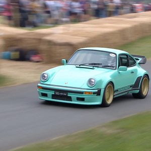 Lazante’s 930 TAG Turbo is no ordinary Porsche. Watch and dream of ownership as it takes on the Goodwood Hill. #FOS #gw_porsche Porsche | Goodwood Road & Racing