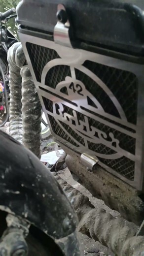 Jawa.42.Bobber.install.Folding.seat.and.Radiator.Grill.#modify