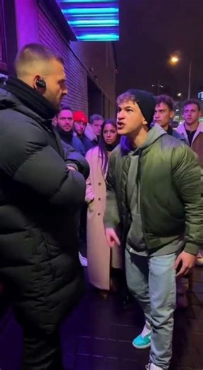 TÜRSTEHER LÄSST IHN NICHT REIN – ER RASTET AUS 😳🚨 | #shorts