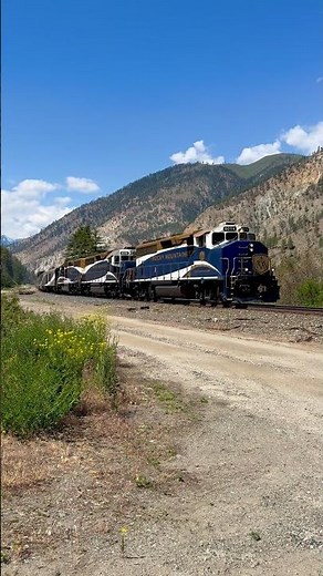 Rocky Mountaineer 12R-22 at Gladwin, BC