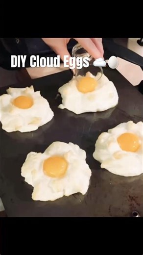 STEP BY STEP CLOUD EGGS! #cookingshorts #cloudeggs #egg #diycooking