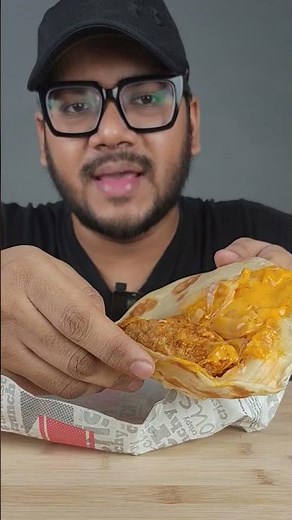 KFC DOUBLE CHICKEN ROLL REVIEW | SPICY CHICKEN WRAP TASTE TEST | PRICE ₹168 INDIA | STREET FOOD