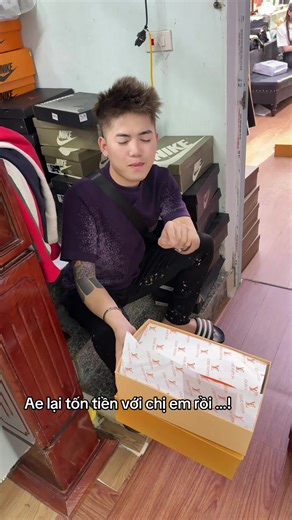 Chị em mát máy nào.