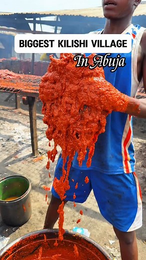 BIGGEST KILISH VILLAGE IN ABUJA We’re back at this Kilishi village located in Karonmajiji airpot road. These guys are good with their Kilishi, very fresh. They also sell dabu and suya pepper in bulk. They also deliver all around Nigeria. Numbers BARIKI: 07037179106 BABANGIDA: 090394218028 GANAYES : 09130704048 You can contact these guys, they’re reliable. | Abuja waka