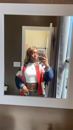 new belly button piercing means waist pictures 😩 #ArmyWaistDay