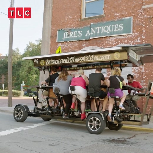 The 1000-lb best friends ride a pedal pub and get drunk! 🚲🍺 #1000lbBestFriends | TLC UK