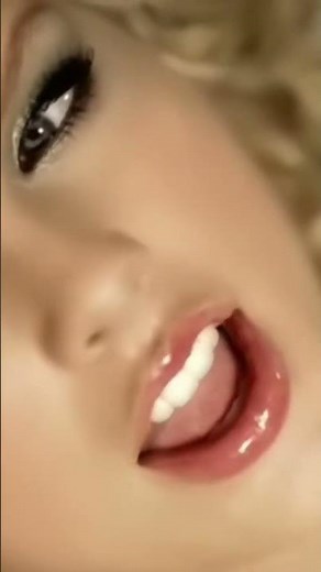 Teardrops on my guitar ‪@TaylorSwift‬