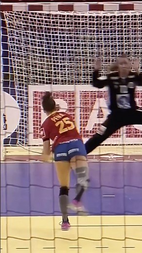 Goalkeeper left the frame 😭👋 #handball #håndbold #ehfeuro