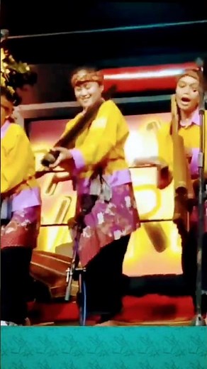 BOJO BALEBAT ‼️A female Calung musician whose performance in West Java was truly stunning #music