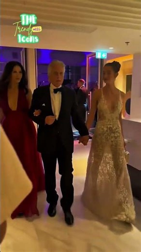 Michael Douglas With Catherine & Daughter At An Event #michaeldouglas #catherinezetajones