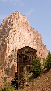 Step back in time on the Bachelor Loop Tour—17 miles of stunning scenery, rich mining history, and ghost town remnants nestled in the mountains above Creede. 🚗💨 ⁠ Start your adventure in Willow Creek Canyon and loop past historic sites like the Equity Mine and old town of Bachelor. Don’t forget to grab a guidebook at the Visitor Center before you go! ⁠ 📍 Graded gravel road ⏳ 1-hour minimum 📘 Guidebook: $3 at the Visitor Center ⚠️ Use caution—steep grades & narrow stretches ⁠ #CreedeCO #South