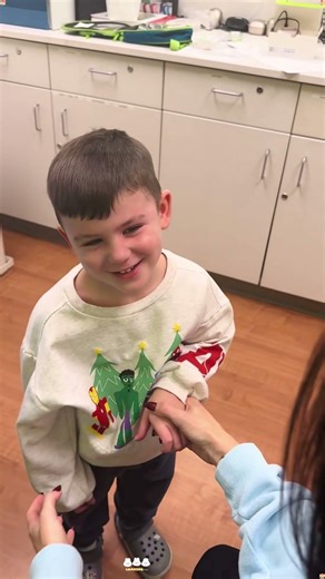 Deaf people hearing sound for the first time🥰#sound #hearingloss #cochlearimplant #cry