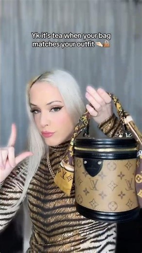 Yk it's tea when your bag matches your outfit🤏🏻👜 #bag #match #outfit #haul #fashion #style #trend