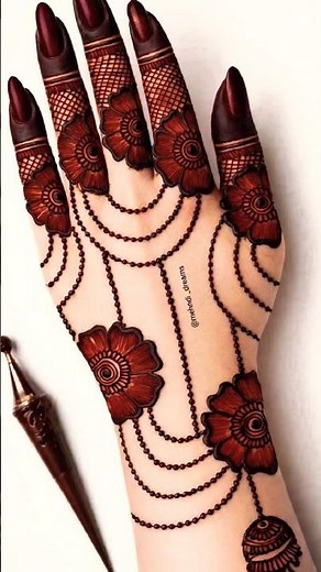 easy stylish back hand mehndi design #mehndi #mehandi #backhandmehndi #henna #mehndidesign